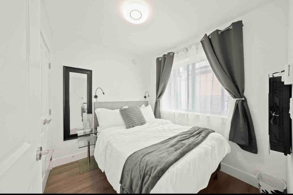 Entire New Cozy And Modern 2-Storey House Vancouver Exterior foto