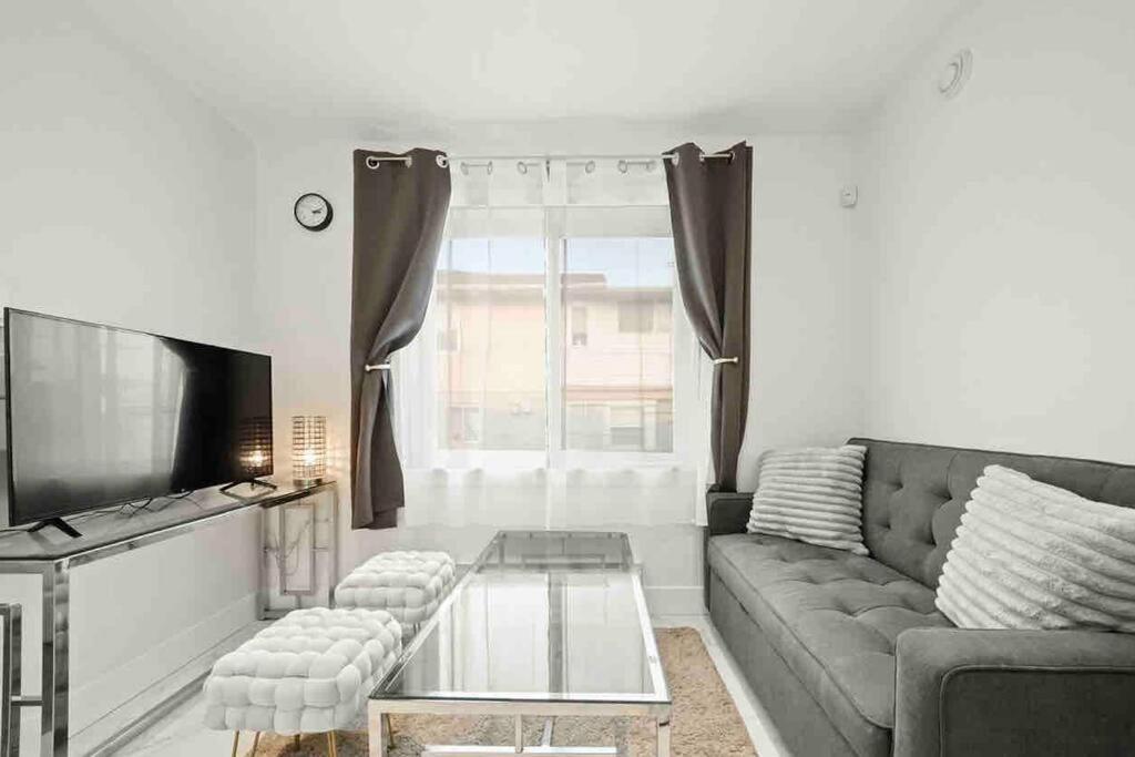 Entire New Cozy And Modern 2-Storey House Vancouver Exterior foto
